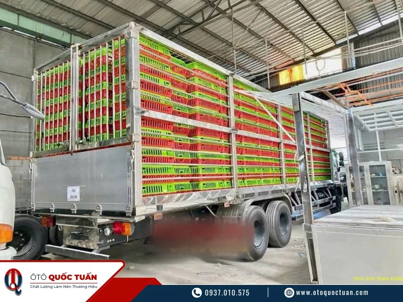 Xe chở gà, gia cầm chuyên dụng 2025: Giải pháp tối ưu nâng cao hiệu quả kinh tế